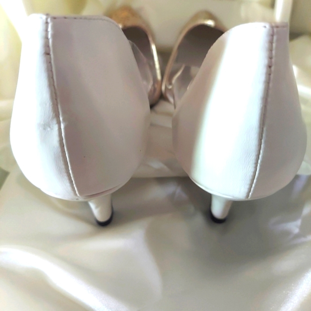 Classique 3" heels, NWOT - Picture 7 of 9